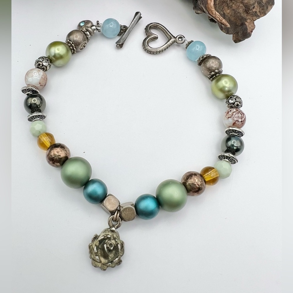 MULTICOLOR BEADED BRACELET